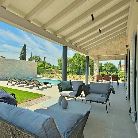 Vila Beautiful Villa In Zminj With Swimming Pool