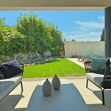Beautiful Villa In Zminj With Swimming Pool * Žminj