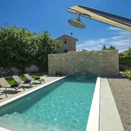 Beautiful Villa In Zminj With Swimming Pool Vila Žminj