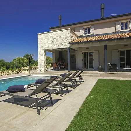 Beautiful Villa In Zminj With Swimming Pool * Žminj