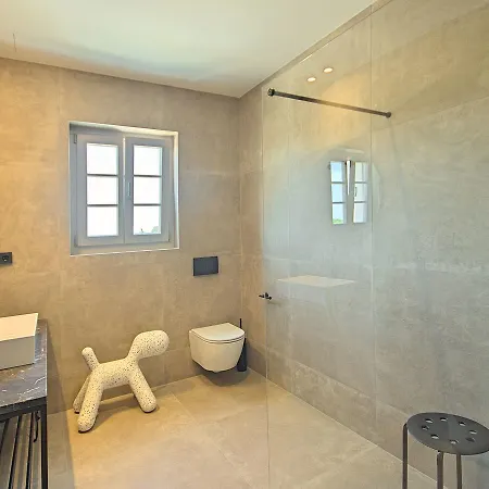 Beautiful Villa In Zminj With Swimming Pool Vila *