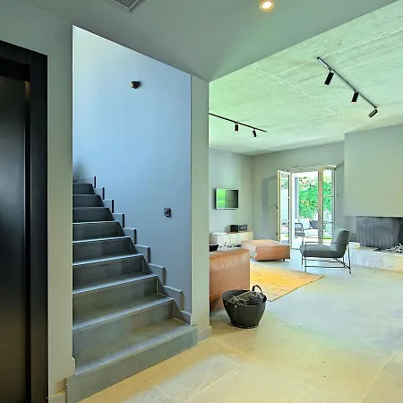 Beautiful Villa In Zminj With Swimming Pool Vila *